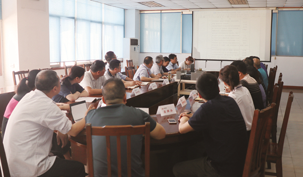 图为公司在生产调理会上安排清静生产月活动.jpg